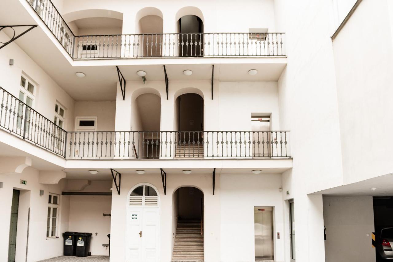 Apartment Gesse Kollarova Praag Buitenkant foto